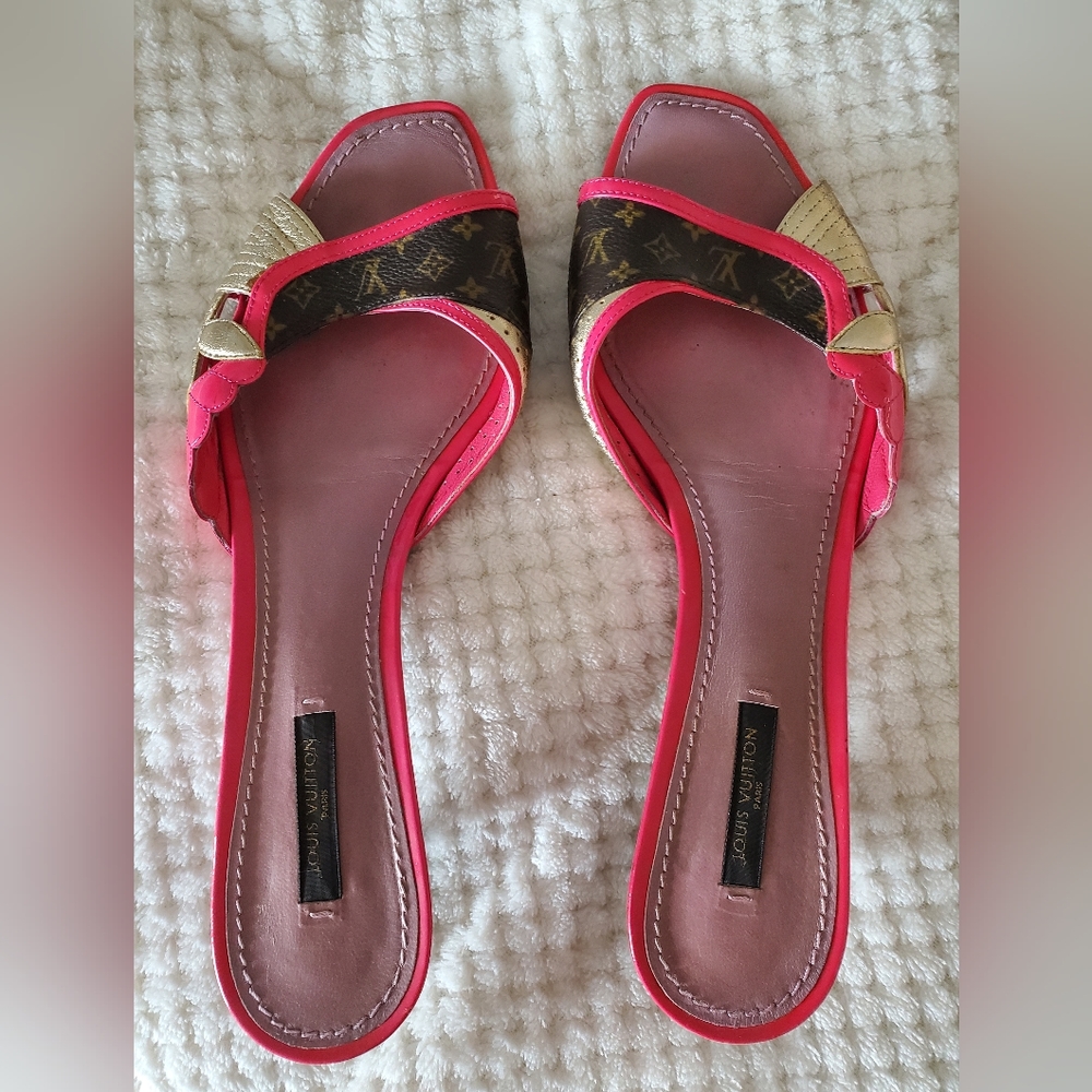 Louis Vuitton monogram pink sandals size 9, 39